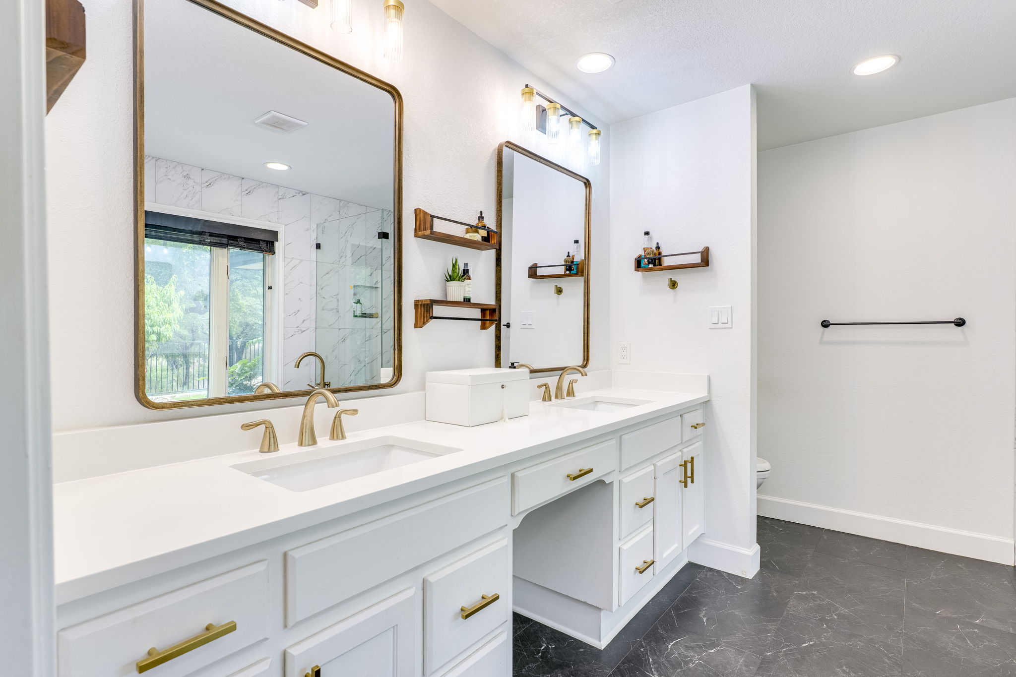 320 Greenridge Road Georgetown, TX 78628 - Photo 23 of 38 a bathroom with a double vanity sink mirror and double