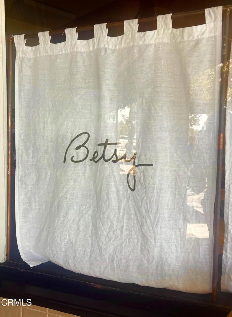 2974 Emerson Way Altadena, CA 91001 - Photo 10 of 11 Besty Restaurant