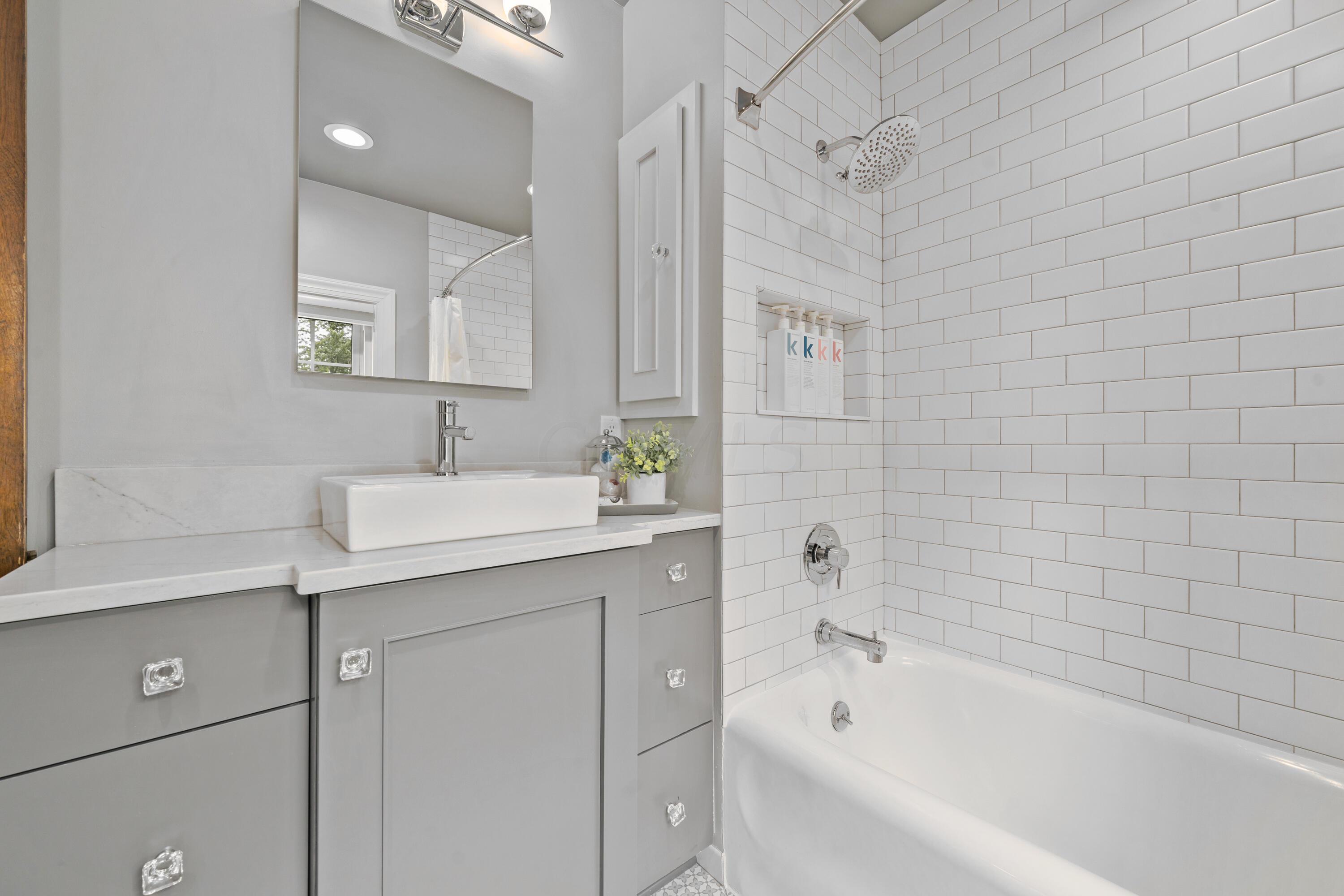 194 Fallis Road Columbus, OH 43214 - Photo 23 of 50 Gallery Image 23