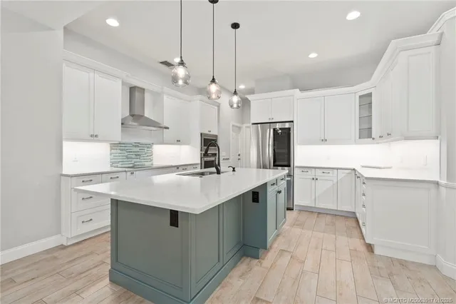 $875,000 | 449 Southeast Southwood Trail, Stuart, FL 34997