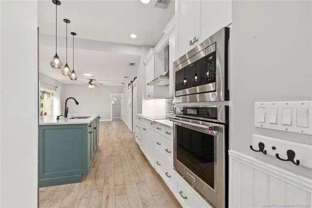 $875,000 | 449 Southeast Southwood Trail, Stuart, FL 34997