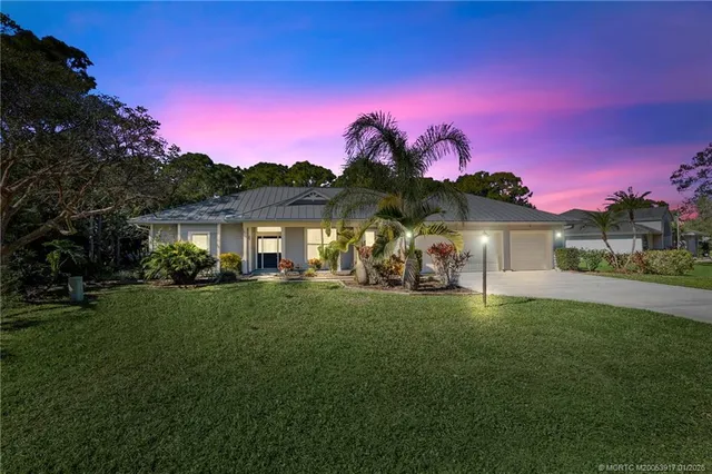 $875,000 | 449 Southeast Southwood Trail, Stuart, FL 34997