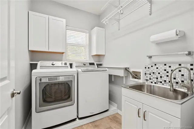 $875,000 | 449 Southeast Southwood Trail, Stuart, FL 34997