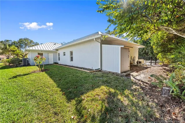 $875,000 | 449 Southeast Southwood Trail, Stuart, FL 34997