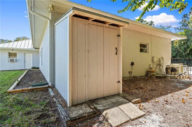 $875,000 | 449 Southeast Southwood Trail, Stuart, FL 34997