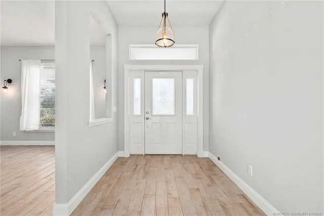 $875,000 | 449 Southeast Southwood Trail, Stuart, FL 34997