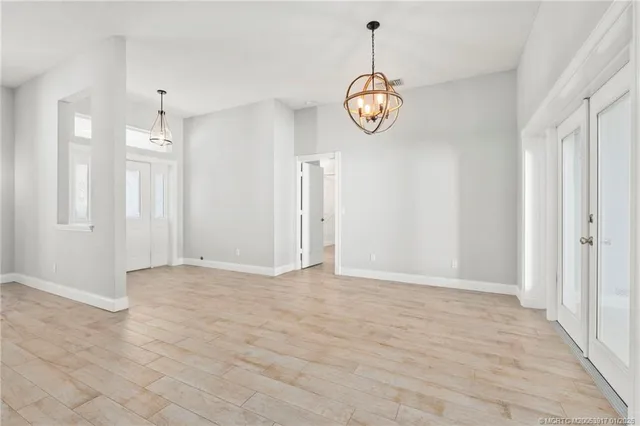 $875,000 | 449 Southeast Southwood Trail, Stuart, FL 34997