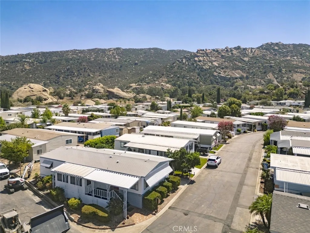 6480 Katherine Street, Unit 87 Simi Valley, CA 93063 - Photo 34 of 36 Gallery Image 34