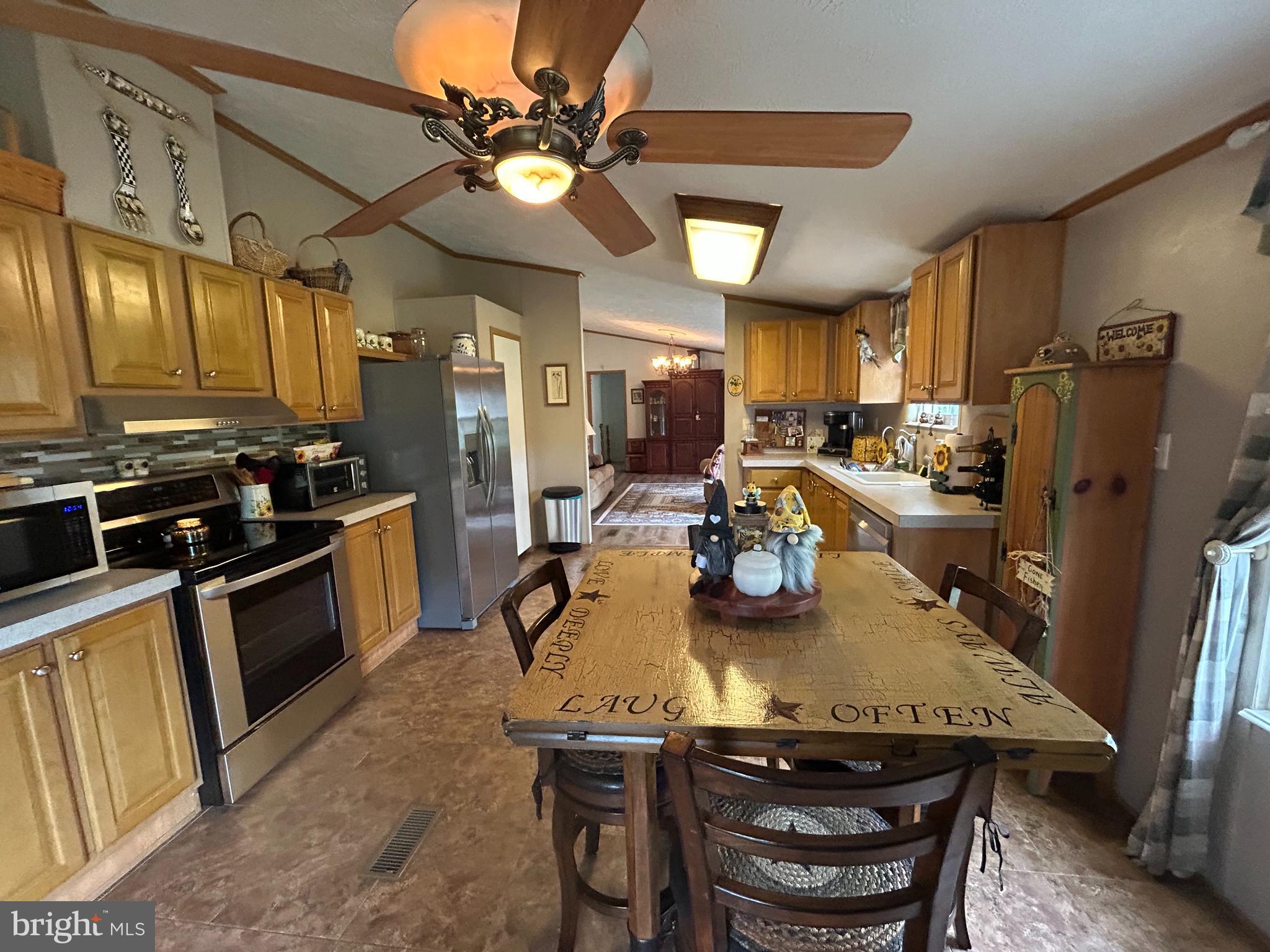 2218 Slaughter Station Road Hartly, DE 19953 - Photo 8 of 30 Eat in kitchen