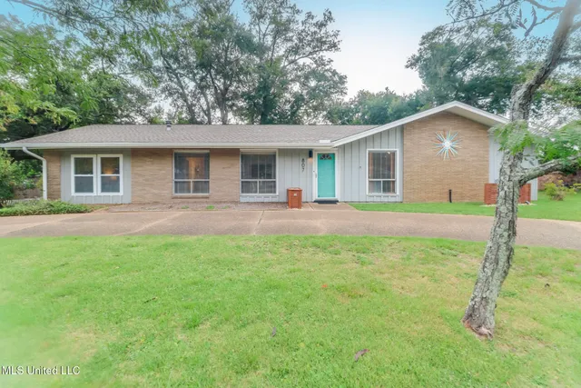 $294,000 | 807 Mills Avenue, Gulfport, MS 39501