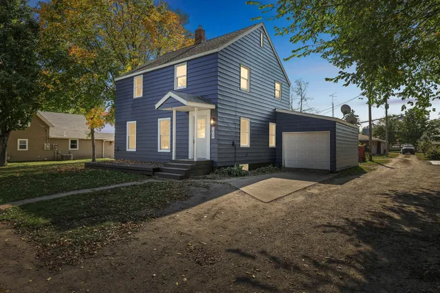 $269,000 | 259 Cossairt Avenue, Eden Valley, MN 55329