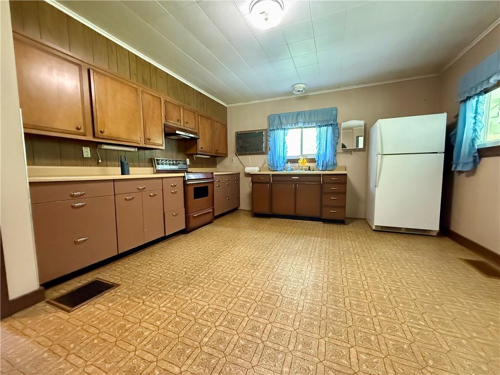 201 Cowanshannock Road Kittanning, PA 16201 - Photo 11 of 25 Large country kitchen