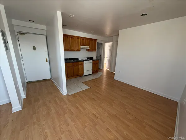 $2,800 | 2381 Belmont Avenue, Unit 6A | Belmont