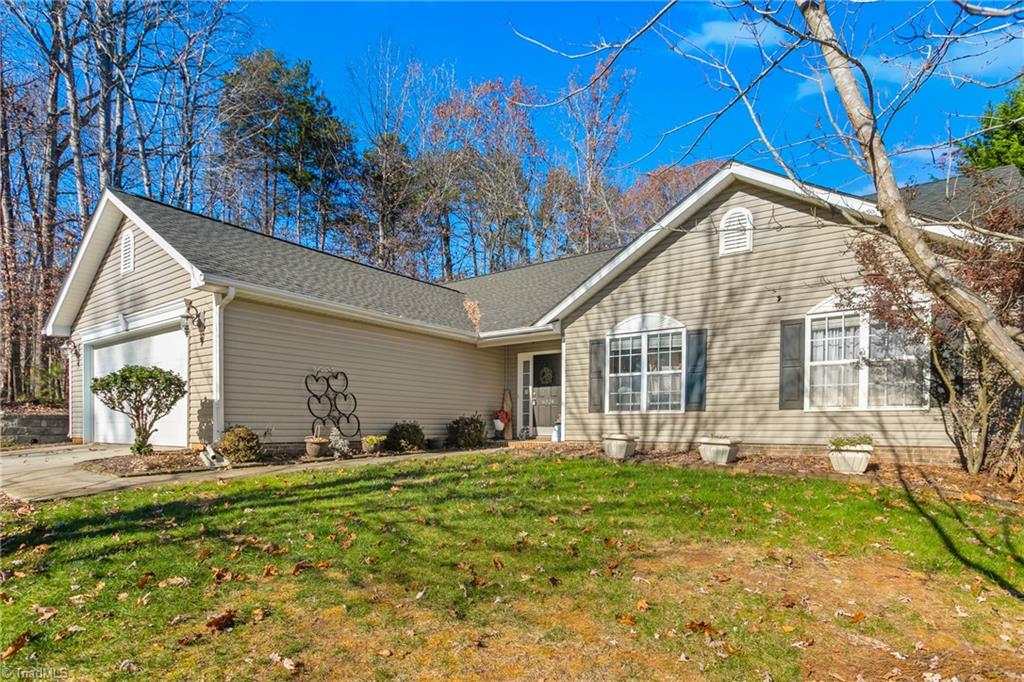 6324 Ridge Haven Road Greensboro, NC 27410 - Photo 4 of 30 Gallery Image 4