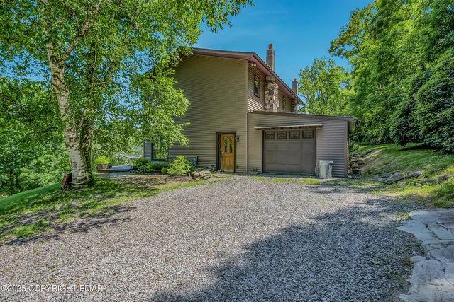 $479,900 | 261 Hall Lane, Tunkhannock, PA 18657