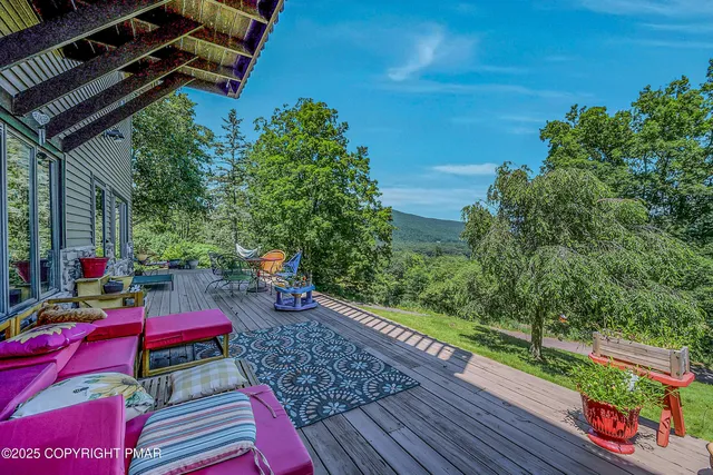 $479,900 | 261 Hall Lane, Tunkhannock, PA 18657