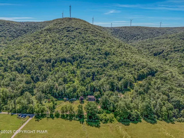 $479,900 | 261 Hall Lane, Tunkhannock, PA 18657