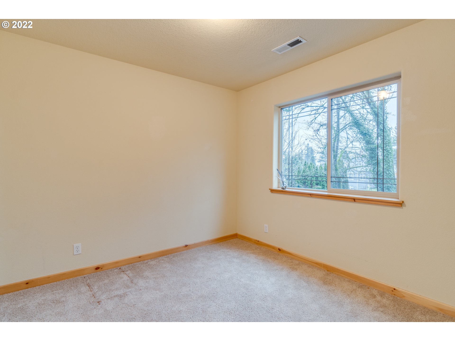 640 Southwest Trout Court Camas, WA 98607 - Photo 11 of 32 a view of an empty room with a window