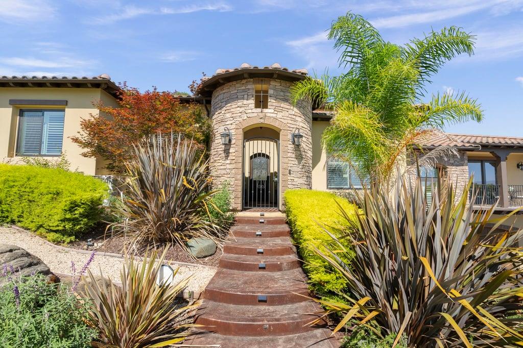 9175 Tea Tree Way Gilroy, CA 95020 - Photo 5 of 47 Gallery Image 5