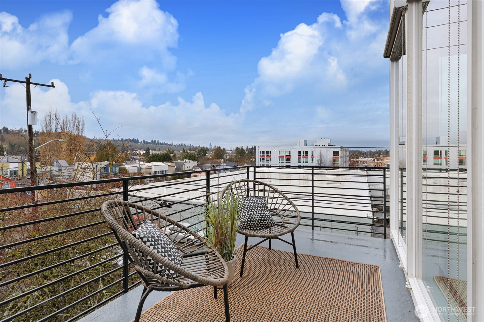 3717 South Dawson Street Seattle, WA 98118 - Photo 25 of 40 a view of a terrace with furniture