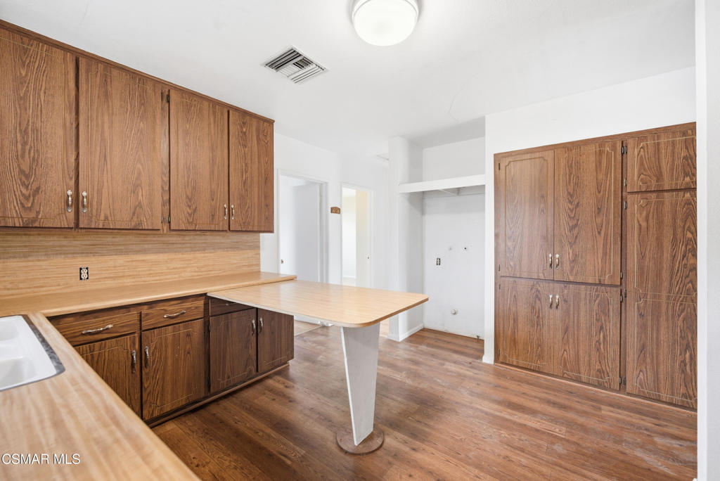 20645 Runnymede Street Winnetka, CA 91306 - Photo 8 of 32