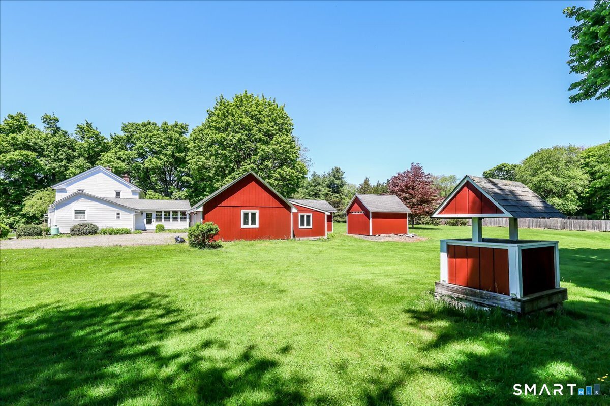 199 Berkshire Road Newtown, CT 06482 - Photo 3 of 40