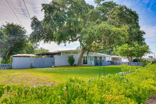 $470,000 | 111 Cedar Avenue Southwest, Fort Walton Beach, FL 32548