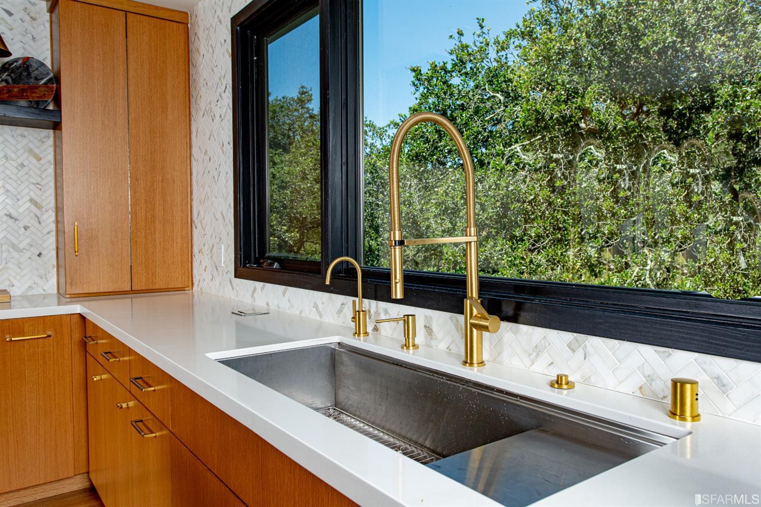 1878 Leimert Boulevard Oakland, CA 94602 - Photo 13 of 92