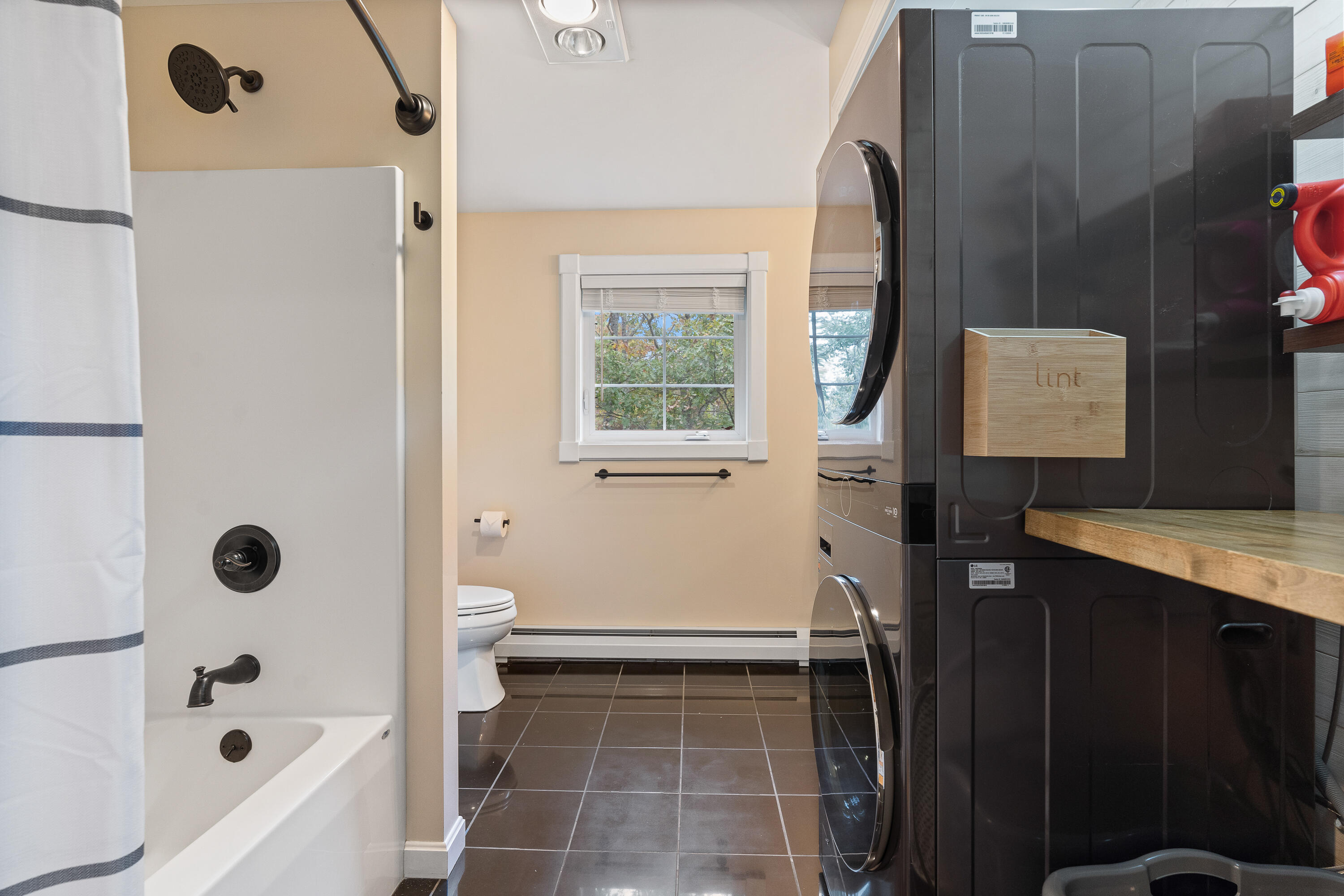 378 Cross Hill Road Augusta, ME 04330 - Photo 43 of 73 2nd floor bathroom