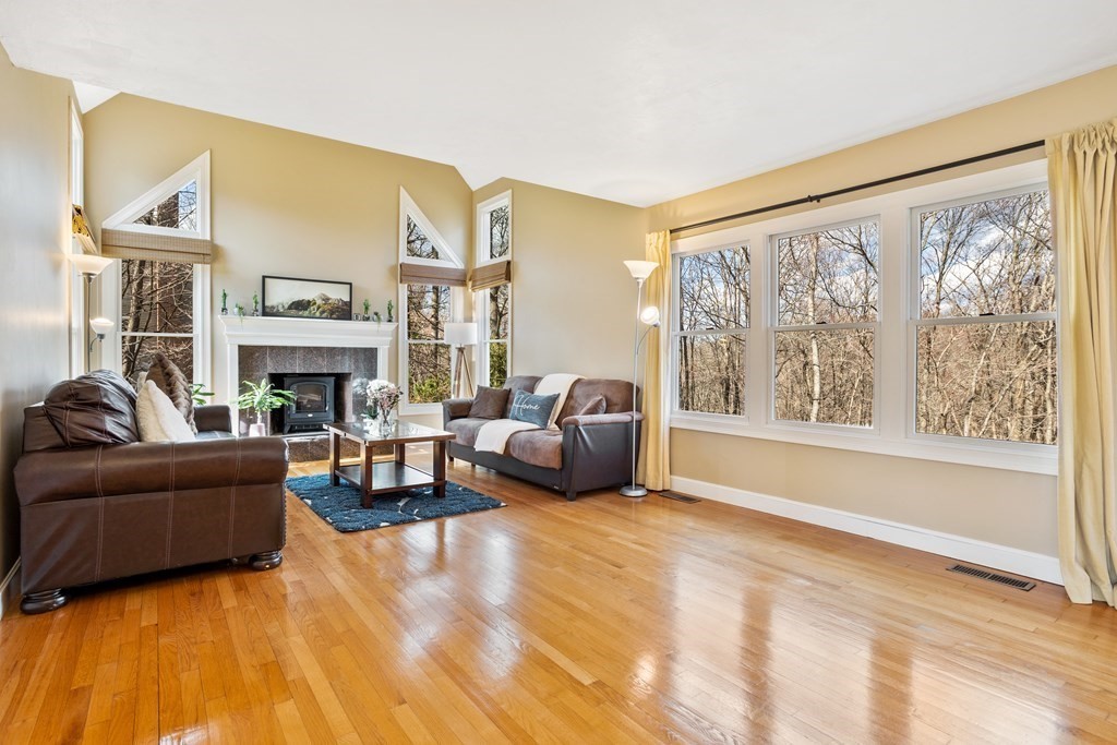 84 Woobly Road Bolton, MA 01740 - Photo 8 of 31