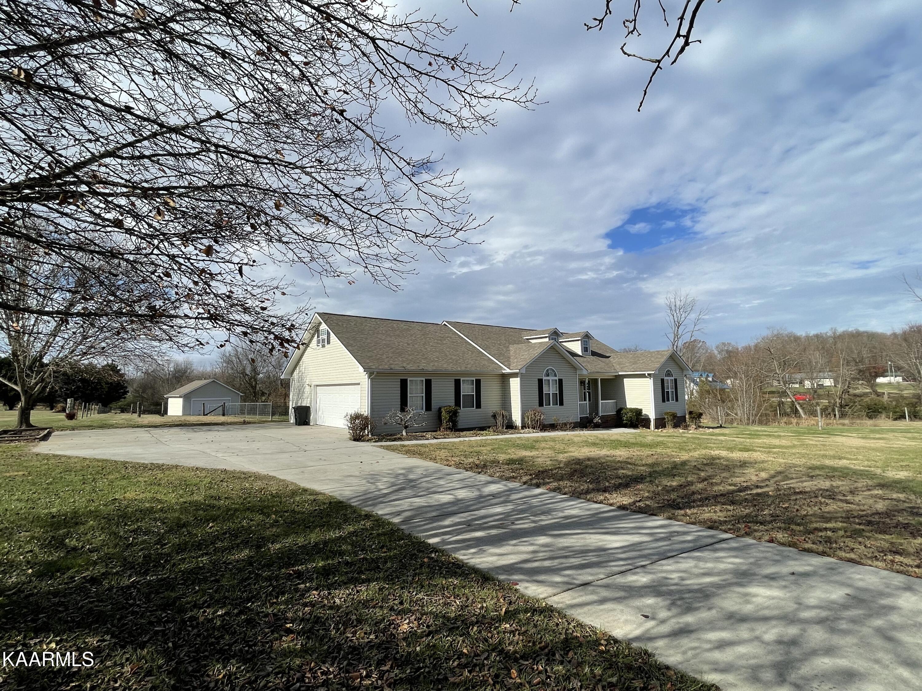2090 Green Road Madisonville, TN 37354 - Photo 6 of 45 IMG_6804
