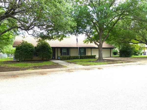 $299,000 | 2105 Stanton Street, Brady, TX 76825