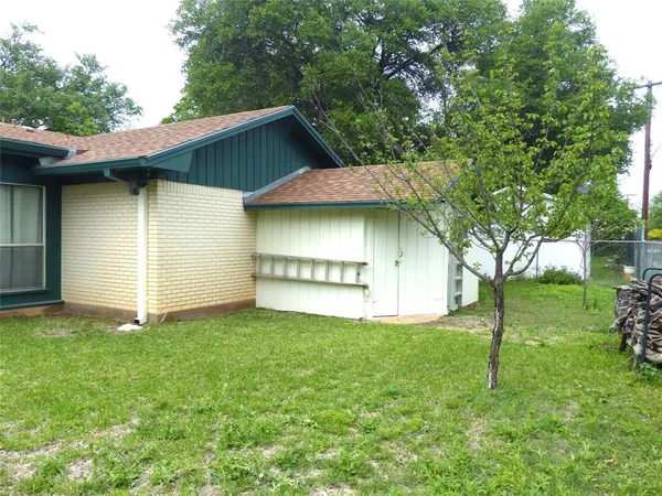 $299,000 | 2105 Stanton Street, Brady, TX 76825