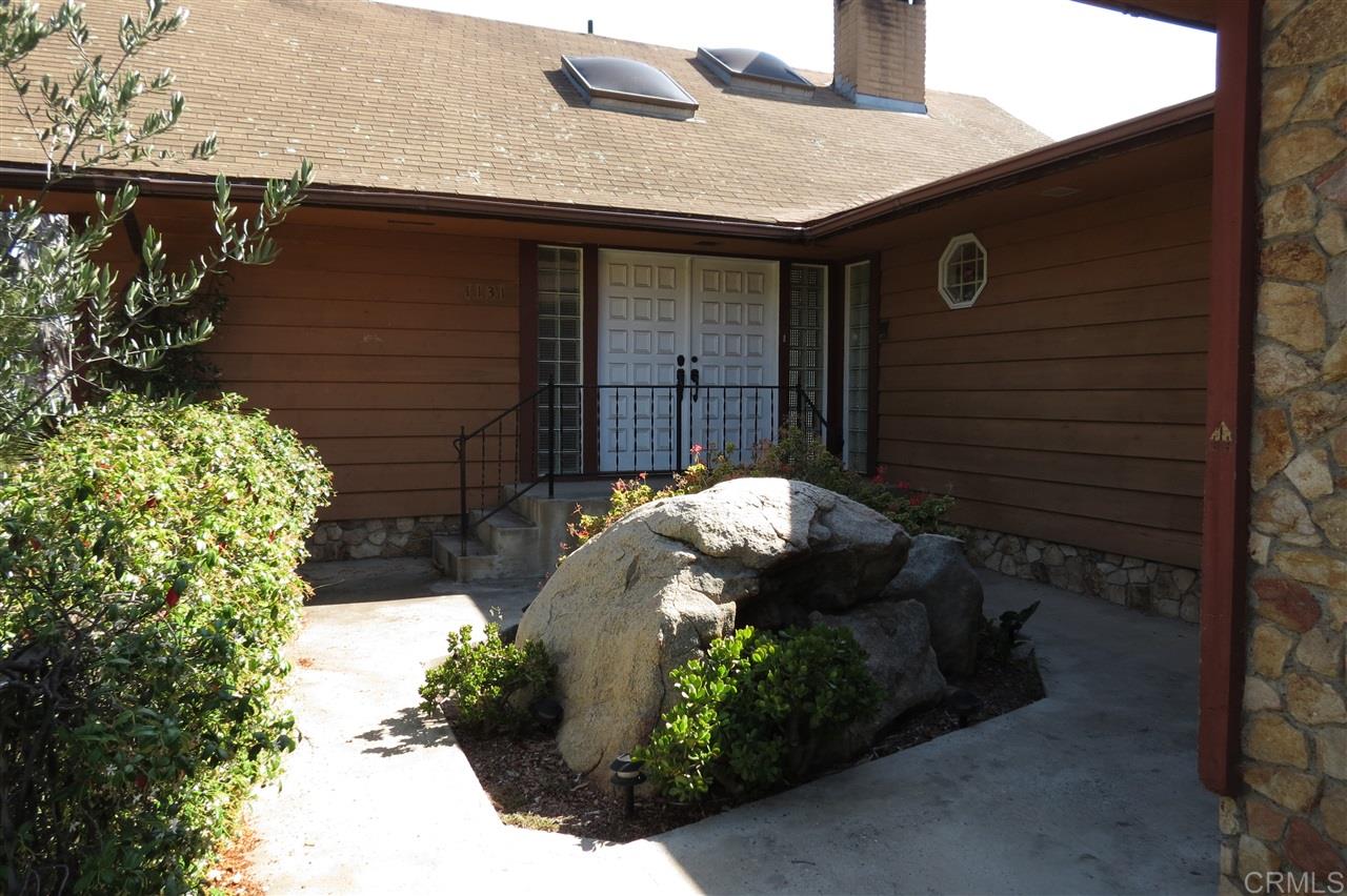 1131 Rainbow Valley Road Fallbrook, CA 92028 - Photo 2 of 25