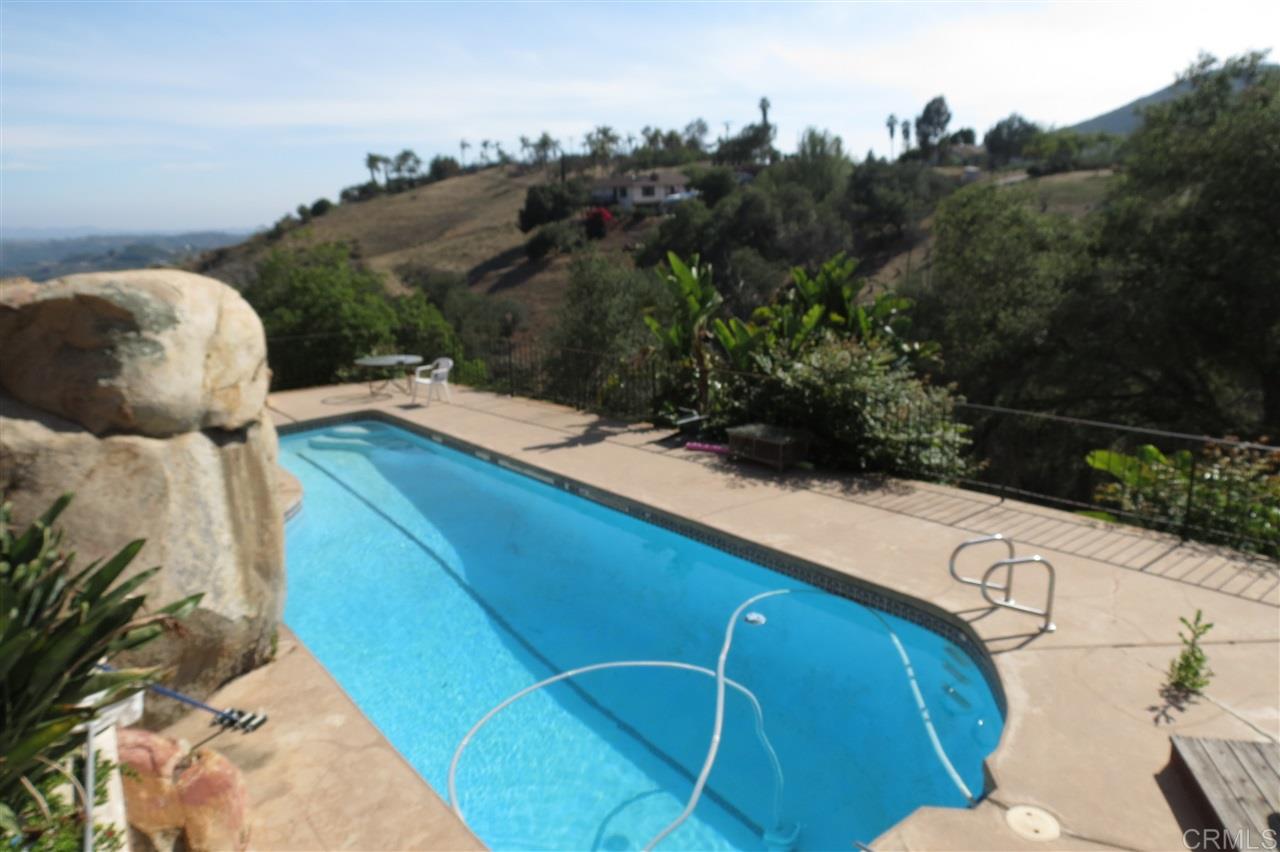 1131 Rainbow Valley Road Fallbrook, CA 92028 - Photo 17 of 25