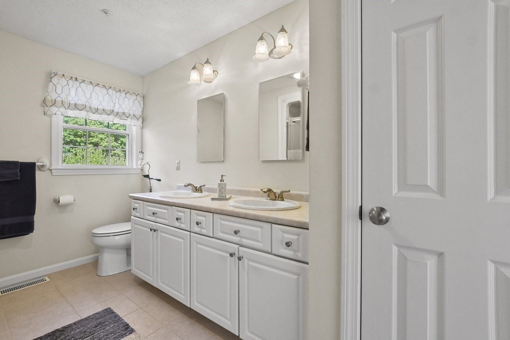 33 Colonial Farm Road Haverhill, MA 01832 - Photo 20 of 38 Gallery Image 20