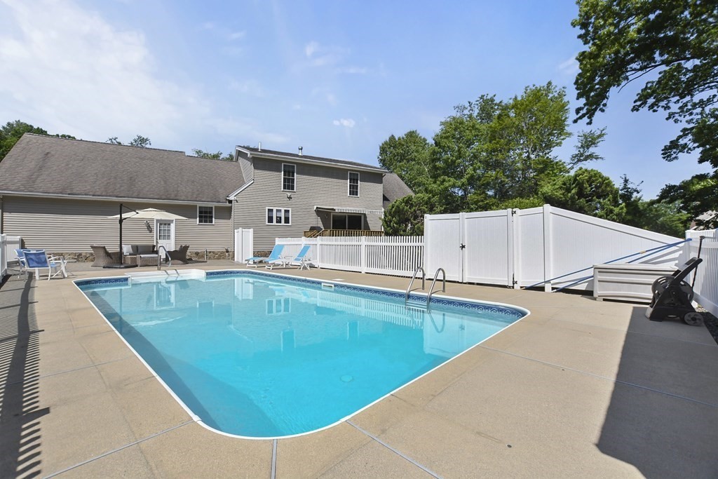 33 Colonial Farm Road Haverhill, MA 01832 - Photo 30 of 38 Gallery Image 30