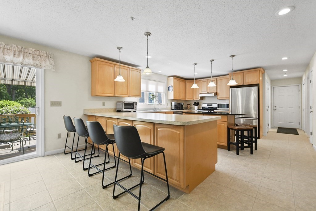 33 Colonial Farm Road Haverhill, MA 01832 - Photo 8 of 38 Gallery Image 8