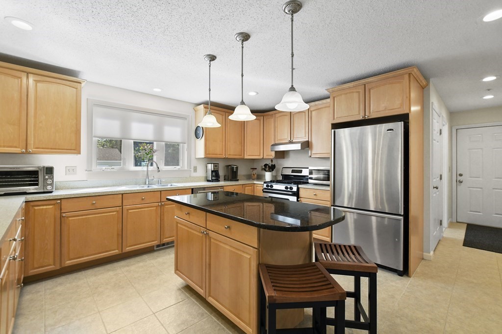 33 Colonial Farm Road Haverhill, MA 01832 - Photo 9 of 38 Gallery Image 9