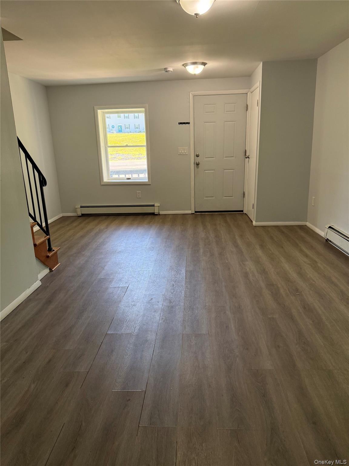 570 Mt Hope Road, Unit 1 Middletown, NY 10940 - Photo 32 of 41 Spacious open living room