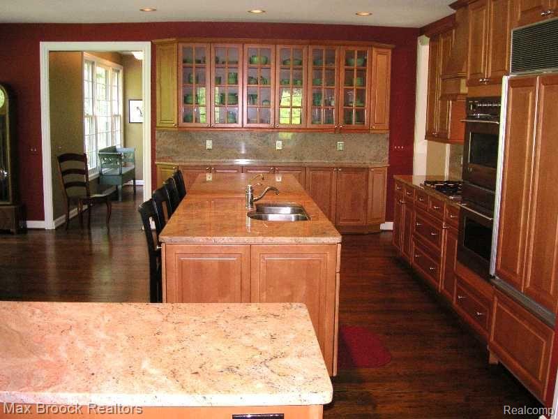5234 Abbey Drive Rochester, MI 48306 - Photo 9 of 18 2ND KITCHEN VIEW