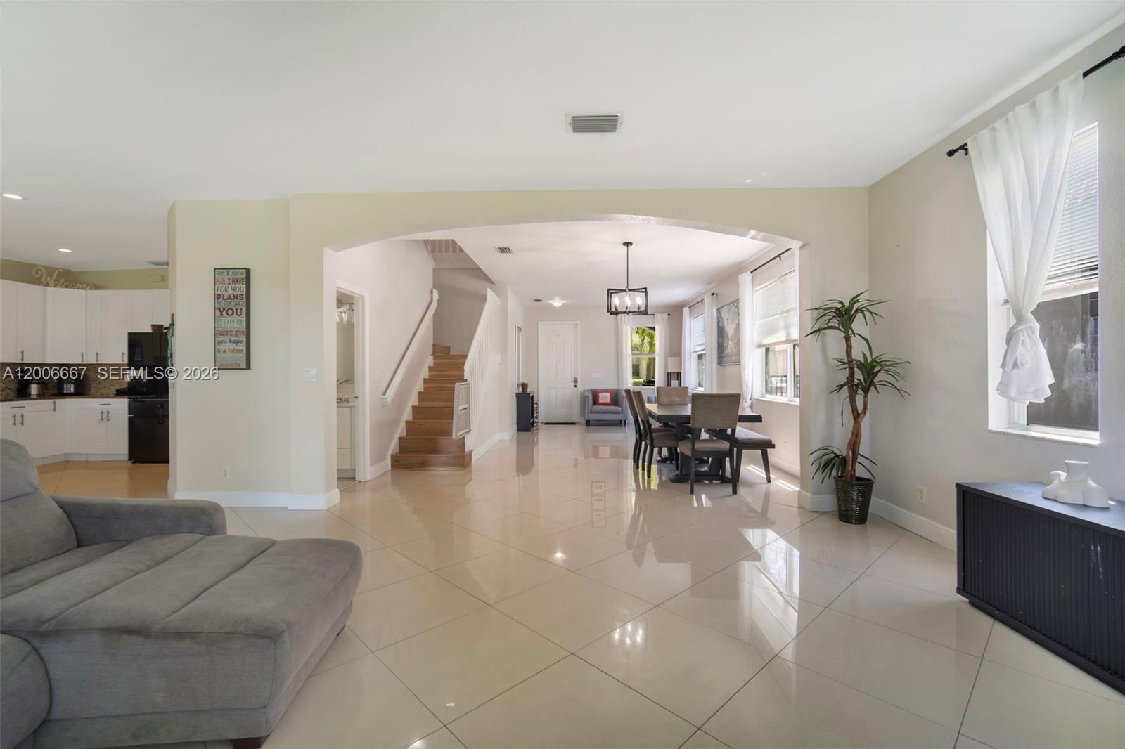 1225 Rose Gate Boulevard Riviera Beach, FL 33404 - Photo 8 of 31