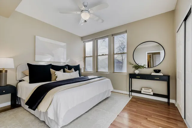 $365,000 | 3725 West Byron Street, Unit 1, Chicago, IL 60618