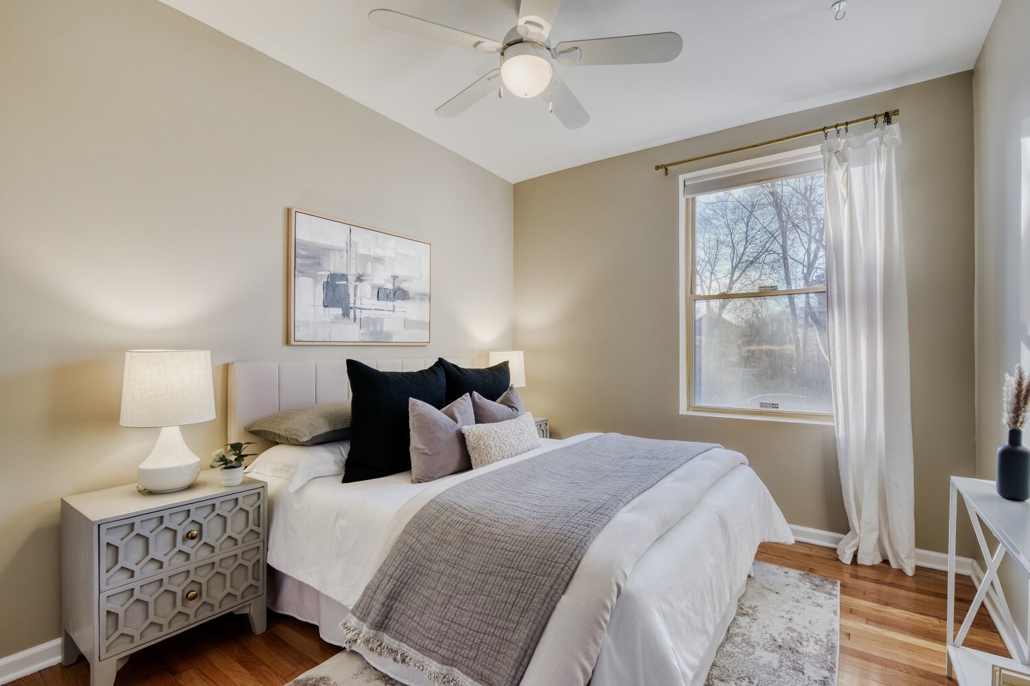 3725 West Byron Street, Unit 1 Chicago, IL 60618 - Photo 15 of 18