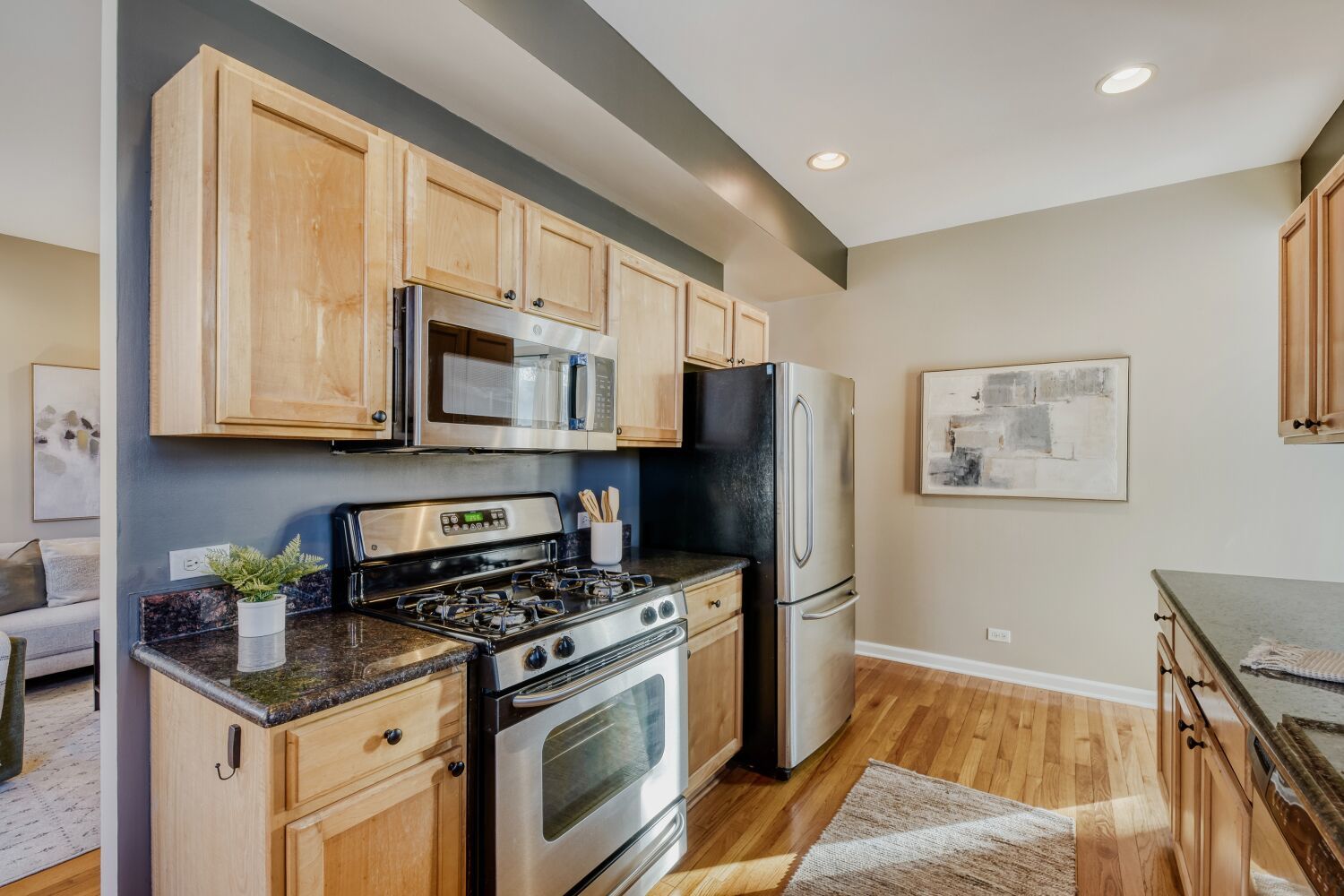 3725 West Byron Street, Unit 1 Chicago, IL 60618 - Photo 8 of 18