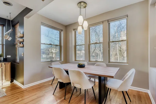 $365,000 | 3725 West Byron Street, Unit 1, Chicago, IL 60618