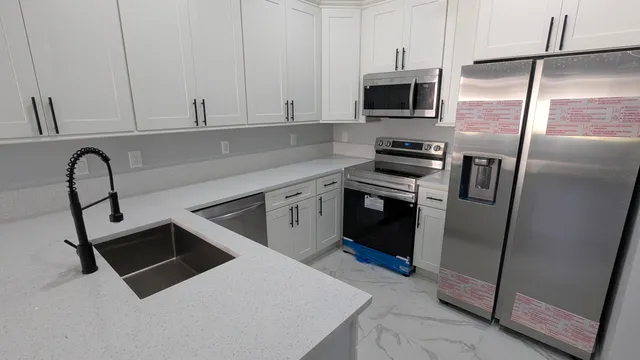 $2,450 | 826 Middleton Drive Southwest, Vero Beach, FL 32962