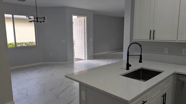 $2,450 | 826 Middleton Drive Southwest, Vero Beach, FL 32962