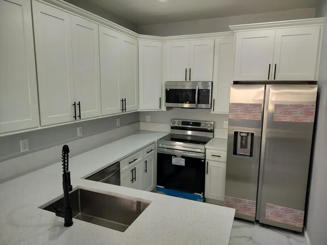 $2,450 | 826 Middleton Drive Southwest, Vero Beach, FL 32962