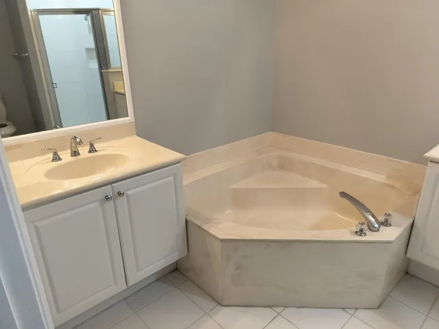 $2,450 | 826 Middleton Drive Southwest, Vero Beach, FL 32962